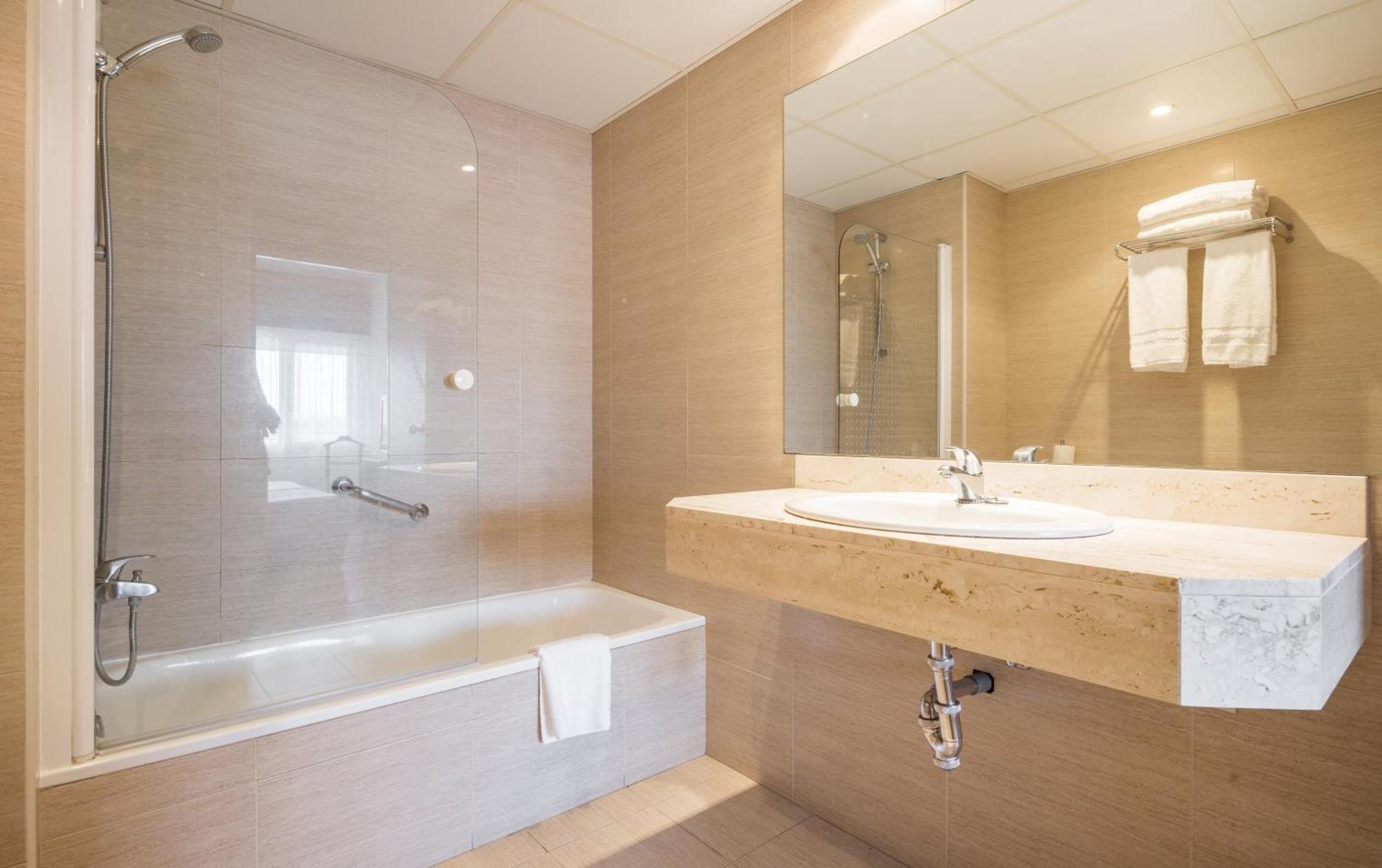 Habitación Familiar Premium (2 adultos + 2 niños)