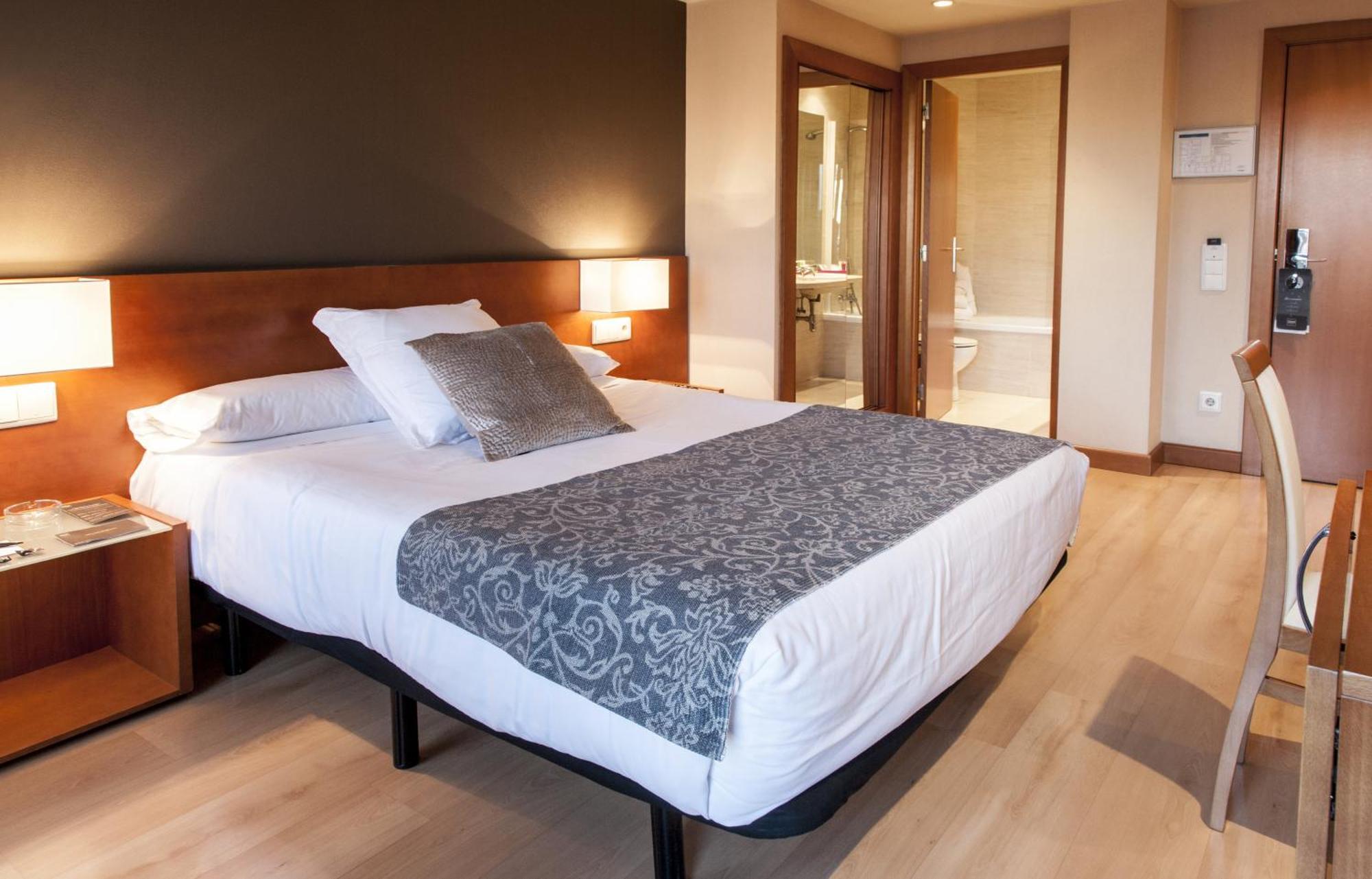 Double Room,388506125:JPEG