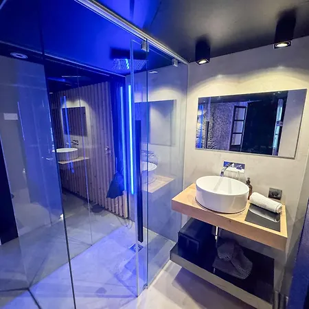 The Black Boutique -- Turistea Suites-2